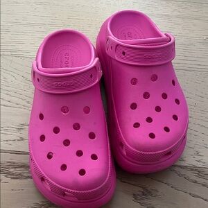 Pink Platform Crocs - M7 / W9